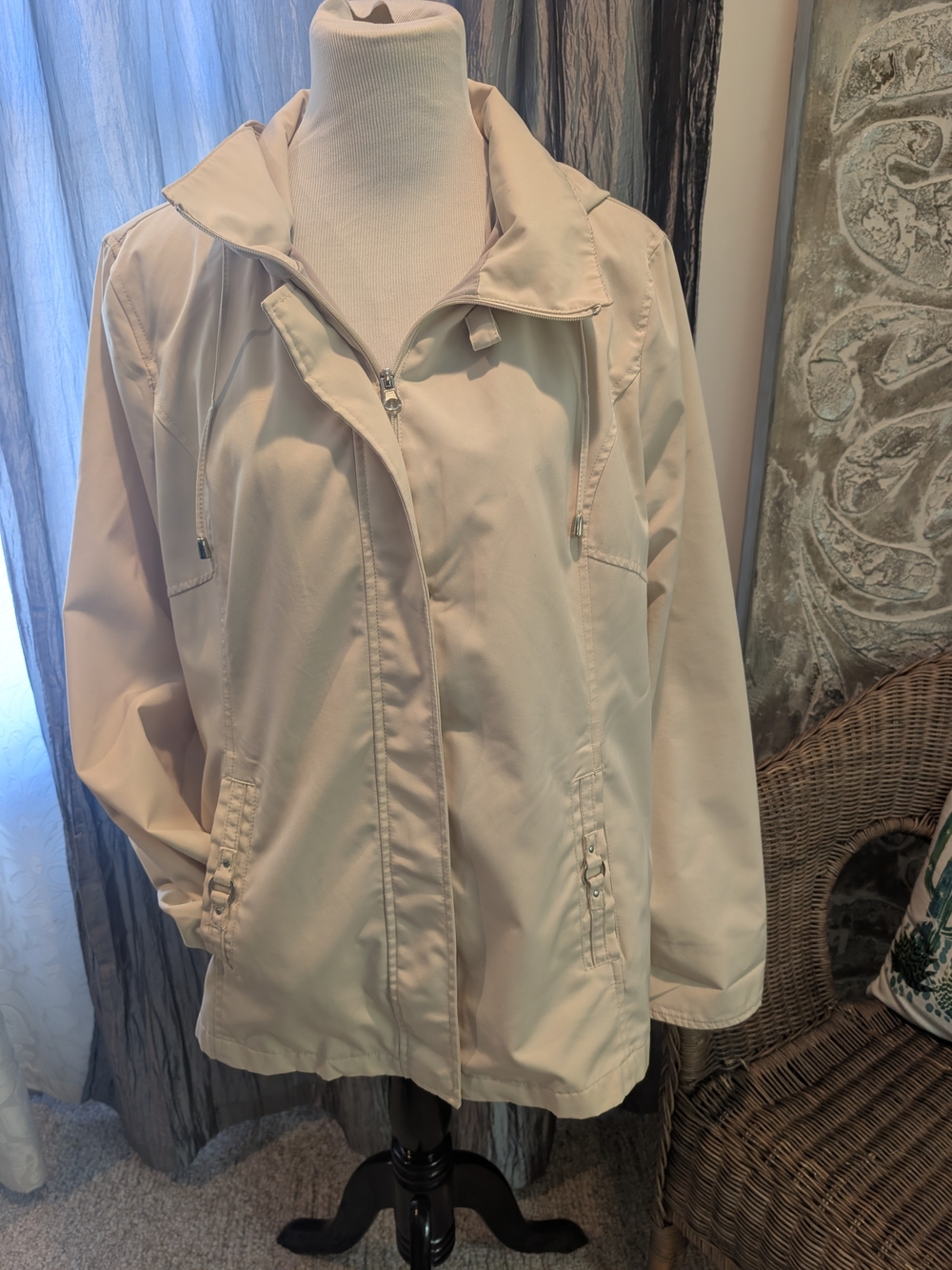 White Stag Hooded Rain Jacket Women’s 16/18 Wintered Cream Lightweight